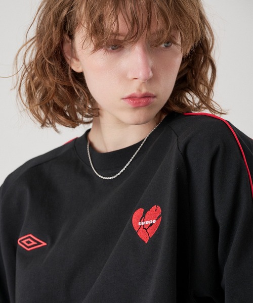 ONCILY(オンシェリー)の「【 UMBRO 】PIPING HEART LOGO T-SHIRT / パイピングハートロゴTシャツ(Tシャツ/カットソー・メンズ・オフホワイト/ブラック/ネイビー・SMALL/LARGE/MEDIUM)」の6枚目の写真