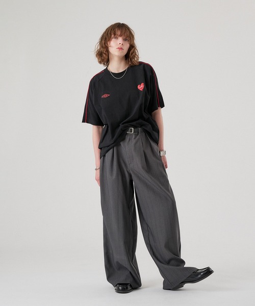 ONCILY(オンシェリー)の「【 UMBRO 】PIPING HEART LOGO T-SHIRT / パイピングハートロゴTシャツ(Tシャツ/カットソー・メンズ・オフホワイト/ブラック/ネイビー・SMALL/LARGE/MEDIUM)」の11枚目の写真