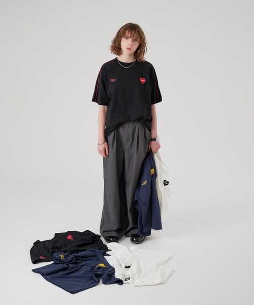 ONCILY(オンシェリー)の「【 UMBRO 】PIPING HEART LOGO T-SHIRT / パイピングハートロゴTシャツ(Tシャツ/カットソー・メンズ・オフホワイト/ブラック/ネイビー・SMALL/LARGE/MEDIUM)」の10枚目の写真