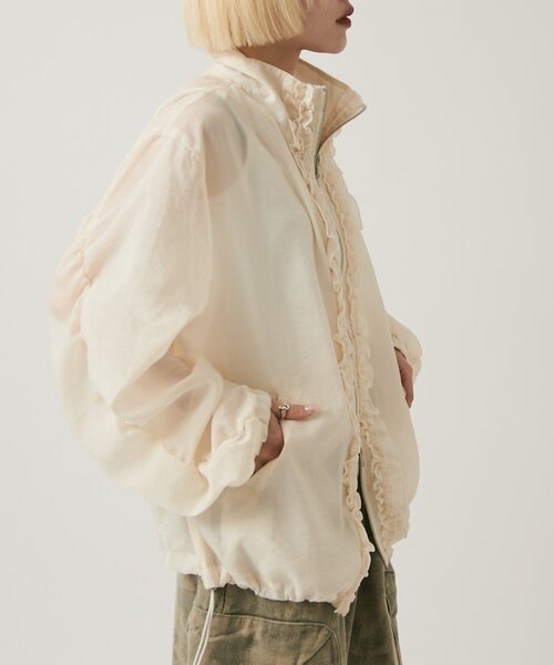 w closet(ダブルクローゼット)の「【2サイズ展開/羽織でも1枚でも◎】シアーフリルブルゾン(ブルゾン・レディース・ピンク/ブルー/ブラック/アイボリー/イエロー・MEDIUM/SMALL)」の8枚目の写真