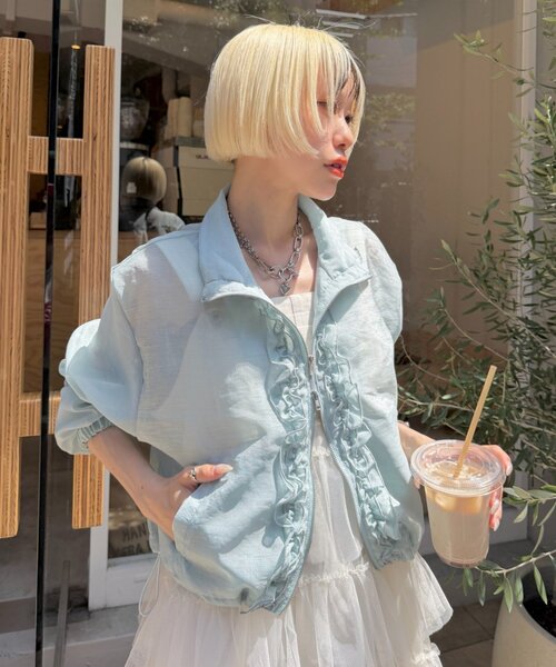 w closet(ダブルクローゼット)の「【2サイズ展開/羽織でも1枚でも◎】フリルシアーブルゾン(ブルゾン・レディース・ピンク/ブルー/ブラック/アイボリー/イエロー・MEDIUM/SMALL)」の10枚目の写真