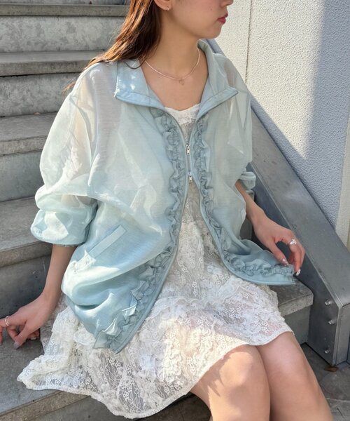 w closet(ダブルクローゼット)の「【2サイズ展開/羽織でも1枚でも◎】シアーフリルブルゾン(ブルゾン・レディース・ピンク/ブルー/ブラック/アイボリー/イエロー・MEDIUM/SMALL)」の6枚目の写真