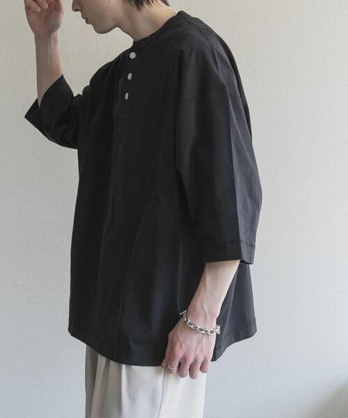 SENSE OF PLACE by URBAN RESEARCH(センスオブプレイスバイアーバンリサーチ)の「『別注』Healthknit×SENSE OF PLACE ヘンリーネックTシャツ(Tシャツ/カットソー・メンズ・オートミール/ブラック/グレー・MEDIUM/LARGE)」の5枚目の写真