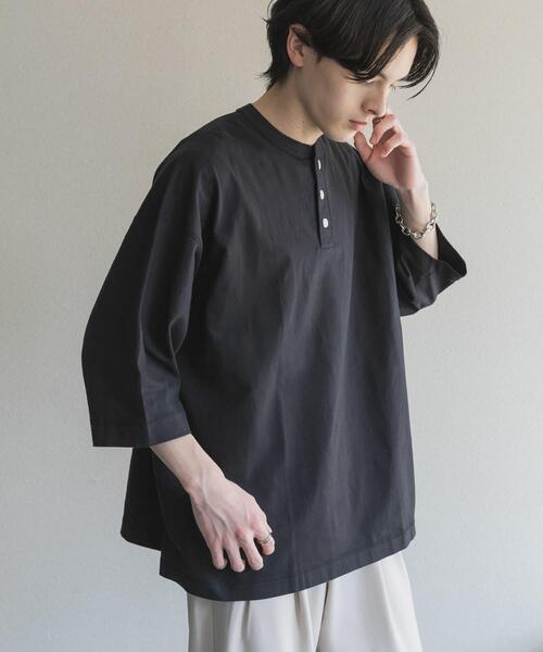 SENSE OF PLACE by URBAN RESEARCH(センスオブプレイスバイアーバンリサーチ)の「『別注』Healthknit×SENSE OF PLACE ヘンリーネックTシャツ(Tシャツ/カットソー・メンズ・オートミール/ブラック/グレー・MEDIUM/LARGE)」の6枚目の写真