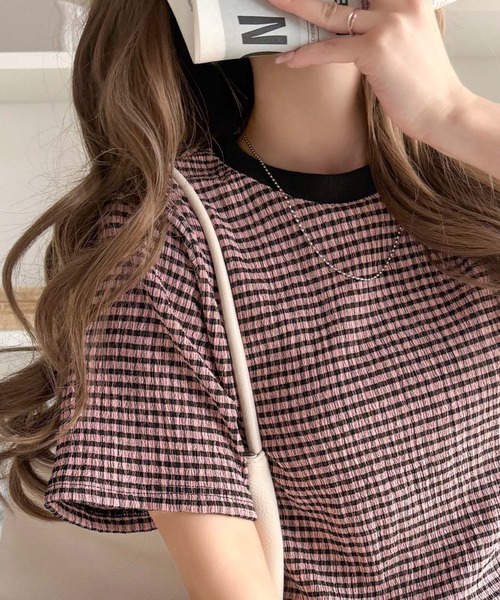 classicalelf(クラシカルエルフ)の「ぽこぽこが可愛い!ストレッチ素材シャーリングギンガムチェックトップス(半袖)(Tシャツ/カットソー・レディース・ライトブルー/ピンク/ブルー/イエロー/オフホワイト・X-LARGE/LARGE/SMALL/MEDIUM)」の5枚目の写真