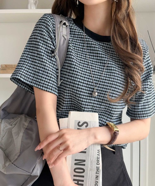 classicalelf(クラシカルエルフ)の「ぽこぽこが可愛い!ストレッチ素材シャーリングギンガムチェックトップス(半袖)(Tシャツ/カットソー・レディース・ライトブルー/ピンク/ブルー/イエロー/オフホワイト・X-LARGE/LARGE/SMALL/MEDIUM)」の2枚目の写真