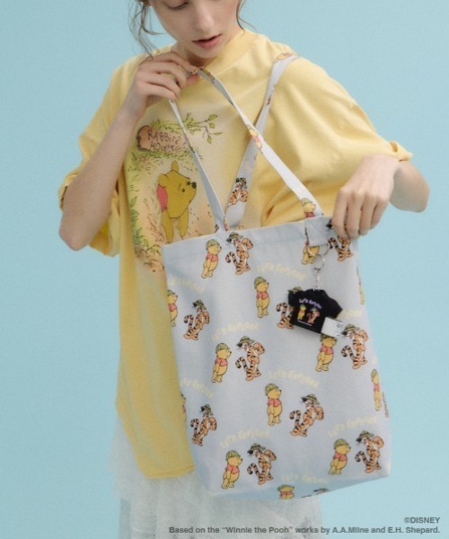 Disney SERIES CREATED by MUS（ディズニーシリーズクリエイテッドバイエムユーエス）の「MD EXPLORE トートバッグ / POOH（トートバッグ・レディース・ブルー系その他/イエロー系その他/ブラック系その他/ホワイト系その他・FREE）」の3枚目の写真