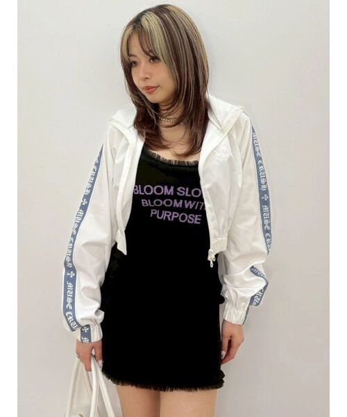 EVRIS（エヴリス）の「フロントロゴショルダーフリルニットミニワンピース（ワンピース・レディース・ホワイト/ブラック/グリーン・FREE）」の22枚目の写真