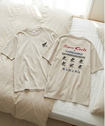 sanrio（サンリオ）の「【HONDA/ホンダ×Sanrio/サンリオ】HONDA×はぴだんぶい　コラボ半袖プリントTシャツ(ＤＲＹ）はぴだんぶい スーパーカブ フロント＆バックプリント 半袖Tシャツ / ユニセックス（Tシャツ/カットソー）」