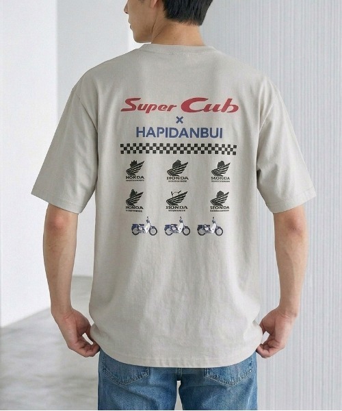 sanrio(サンリオ)の「【HONDA/ホンダ×Sanrio/サンリオ】HONDA×はぴだんぶい コラボ半袖プリントTシャツ(DRY)はぴだんぶい スーパーカブ フロント&バックプリント 半袖Tシャツ / ユニセックス(Tシャツ/カットソー・メンズ・ブラック/ダークグリーン/グレイッシュベージュ/オートミール・LARGE/MEDIUM)」の19枚目の写真