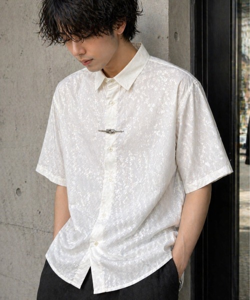 VIBGYOR(ヴィブジョー)の「【Bls】 【ZM】【Bling Leads】フックデザイン チャイナドレスシャツ(BL)(シャツ/ブラウス・メンズ・ブラック/ホワイト・LARGE/MEDIUM)」の1枚目の写真