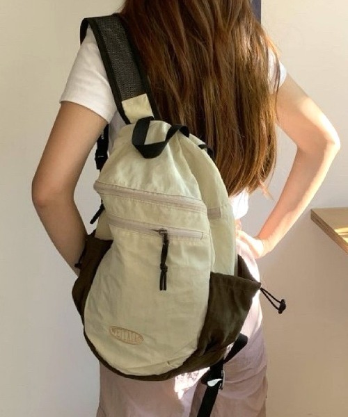 SHEPP(シープ)の「【A4サイズ対応可◎大容量】ナイロン バイカラー デイパック リュック バックパック(バックパック/リュック・レディース・ベージュ/ピンク/グレー/イエロー・F)」の3枚目の写真