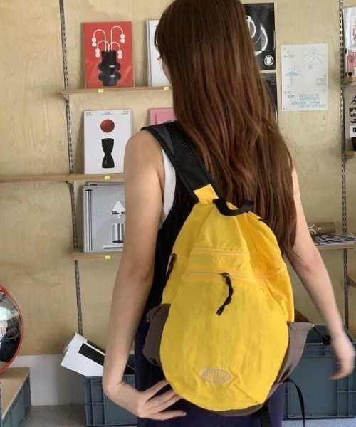 SHEPP(シープ)の「【A4サイズ対応可◎大容量】ナイロン バイカラー デイパック リュック バックパック(バックパック/リュック・レディース・ベージュ/ピンク/グレー/イエロー・F)」の5枚目の写真