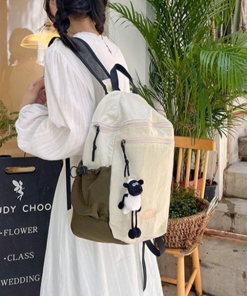 SHEPP(シープ)の「【A4サイズ対応可◎大容量】ナイロン バイカラー デイパック リュック バックパック(バックパック/リュック・レディース・ベージュ/ピンク/グレー/イエロー・F)」の18枚目の写真