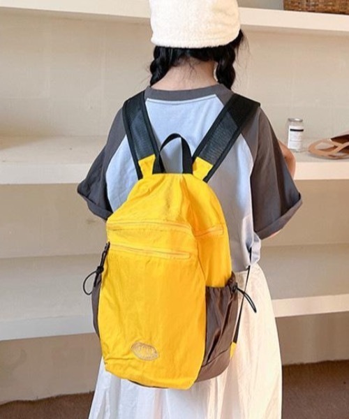 SHEPP(シープ)の「【A4サイズ対応可◎大容量】ナイロン バイカラー デイパック リュック バックパック(バックパック/リュック・レディース・ベージュ/ピンク/グレー/イエロー・F)」の6枚目の写真