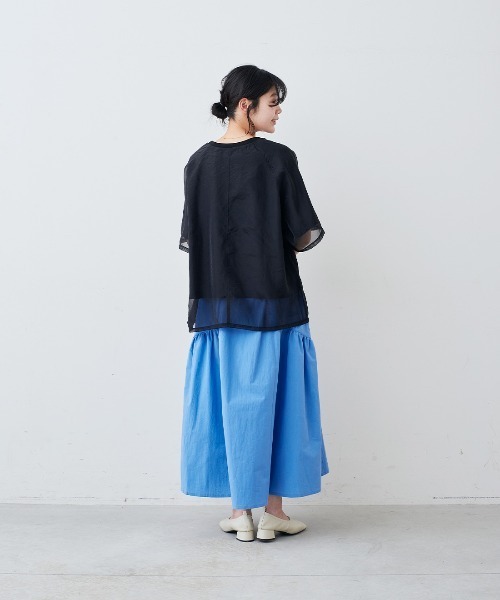 IEDIT(イディット)の「IEDIT 吸汗速乾カットソードッキングのソフトオーガンジーシアーレイヤードトップス(Tシャツ/カットソー・レディース・オフホワイト/ブラック・L/LL/3L/S/M)」の8枚目の写真