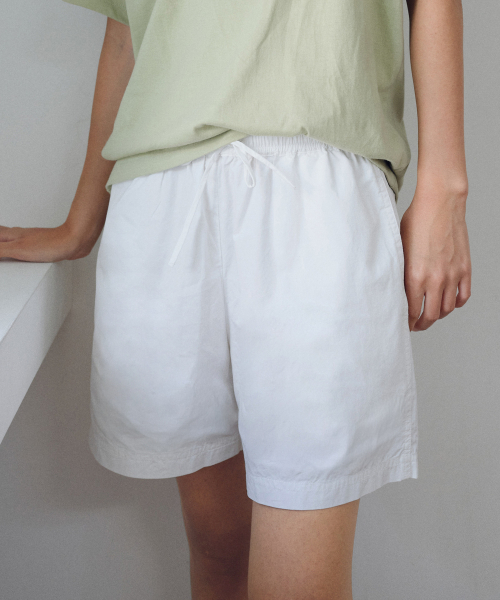 URAGO（ユラーゴ）の「Comfort half string pants（その他パンツ・レディース・ホワイト/ネイビー/ベージュ・SMALL/MEDIUM）」の5枚目の写真