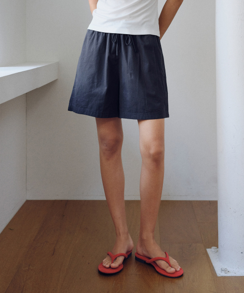 URAGO（ユラーゴ）の「Comfort half string pants（その他パンツ・レディース・ホワイト/ネイビー/ベージュ・SMALL/MEDIUM）」の7枚目の写真