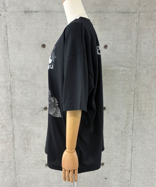 GLAMOROUS JANE(グラマラスジェーン)の「BETTY BOOPモノトーンフラワープリントTシャツ(Tシャツ/カットソー・レディース・モスグリーン/ブラック/オフホワイト・FREE)」の11枚目の写真
