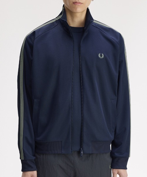 FRED PERRY(フレッドペリー)の「Two Tone Mesh Tape Track Jacket/ツートーンメッシュテープトラックジャケット(ジャージ・メンズ・ネイビー・S/M/L)」の9枚目の写真