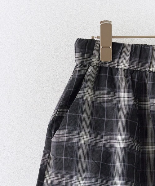 Chick(チック)の「Wide Check Easy Balloon Pants / ワイド チェック イージーバルーンパンツ レディース カジュアル 韓国 2026年 夏 夏服(その他パンツ・レディース・ブラック/ベージュ・FREE)」の20枚目の写真