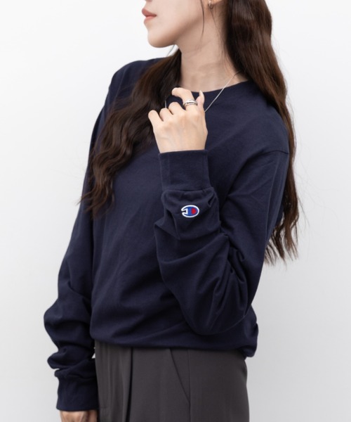 Champion（チャンピオン）の「Champion / 長袖Tシャツ ロンT（Tシャツ/カットソー・レディース・レッド/ネイビー/ブラック/グレー/ロイヤルブルー/ホワイト・M/L/S/XL）」の5枚目の写真