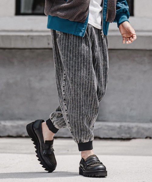 CAMBIO(カンビオ)の「mp15208-Chemical Stripe Tucked Balloon Pants バルーンデニムパンツ(MIU-262-011)(デニムパンツ・メンズ・ブラック系その他/ネイビー系・S/M/L)」の3枚目の写真