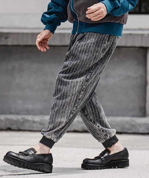 CAMBIO(カンビオ)の「mp15208-Chemical Stripe Tucked Balloon Pants バルーンデニムパンツ(MIU-262-011)(デニムパンツ・メンズ・ブラック系その他/ネイビー系・S/M/L)」の4枚目の写真