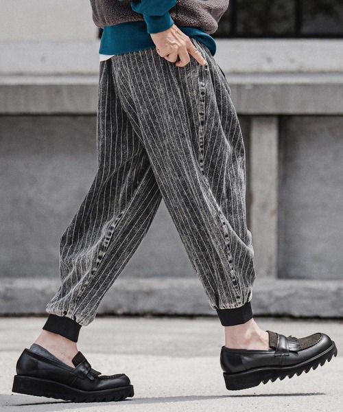 CAMBIO(カンビオ)の「mp15208-Chemical Stripe Tucked Balloon Pants バルーンデニムパンツ(MIU-262-011)(デニムパンツ・メンズ・ブラック系その他/ネイビー系・S/M/L)」の5枚目の写真