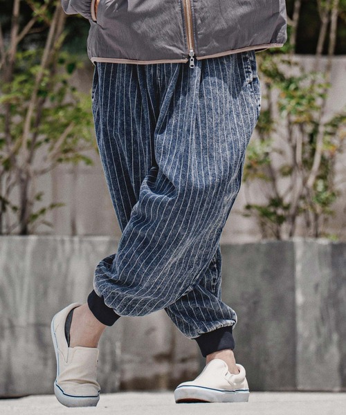 CAMBIO(カンビオ)の「mp15208-Chemical Stripe Tucked Balloon Pants バルーンデニムパンツ(MIU-262-011)(デニムパンツ・メンズ・ブラック系その他/ネイビー系・S/M/L)」の10枚目の写真