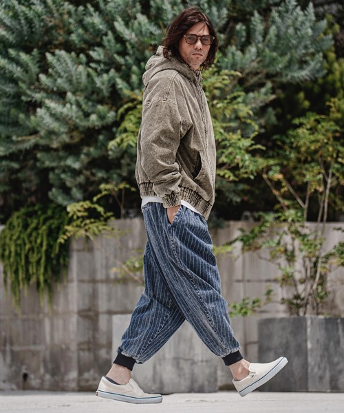 CAMBIO(カンビオ)の「mp15208-Chemical Stripe Tucked Balloon Pants バルーンデニムパンツ(MIU-262-011)(デニムパンツ・メンズ・ブラック系その他/ネイビー系・S/M/L)」の14枚目の写真
