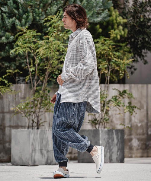 CAMBIO(カンビオ)の「mp15208-Chemical Stripe Tucked Balloon Pants バルーンデニムパンツ(MIU-262-011)(デニムパンツ・メンズ・ブラック系その他/ネイビー系・S/M/L)」の15枚目の写真