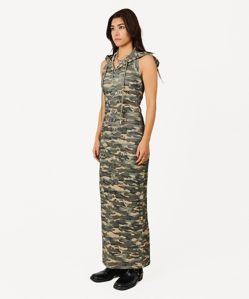 BEEDEN（ビーデン）の「LOGO ZIP HOLTER DRESS（ワンピース・レディース・カモフラージュ/ブラック・FREE）」の14枚目の写真