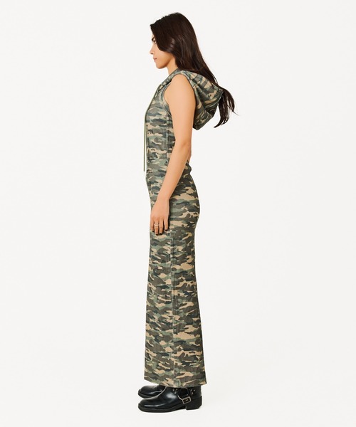 BEEDEN（ビーデン）の「LOGO ZIP HOLTER DRESS（ワンピース・レディース・カモフラージュ/ブラック・FREE）」の15枚目の写真