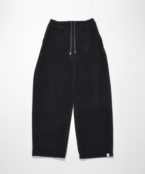 SUPERTHANKS(スーパーサンクス)の「無地ストレッチコーデュロイサイドタックバルーンパンツStretch corduroy Side-tuck balloon pants (*U1I)(その他パンツ・メンズ・ブラック/チャコールグレー・L/M/S)」の2枚目の写真
