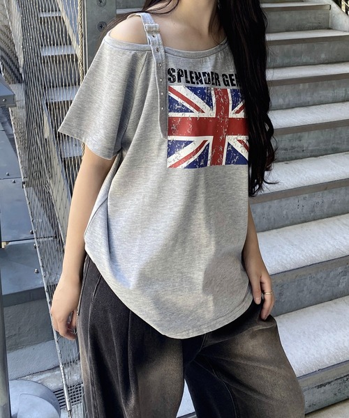 INGNI（イング）の「肩ベルト付ユニオンジャックグラフィックトップス（Tシャツ/カットソー・レディース・ブラック/オフホワイト/グレー・M）」の3枚目の写真
