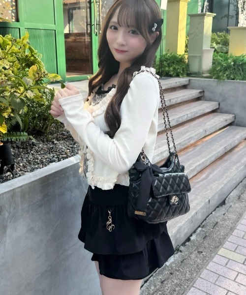 one after another NICE CLAUP(ワンアフターアナザーナイスクラップ)の「インナーセットフリルテレコカーディガン(アンサンブル・レディース・ブラック/アイボリー/ブラウン・FREE)」の12枚目の写真