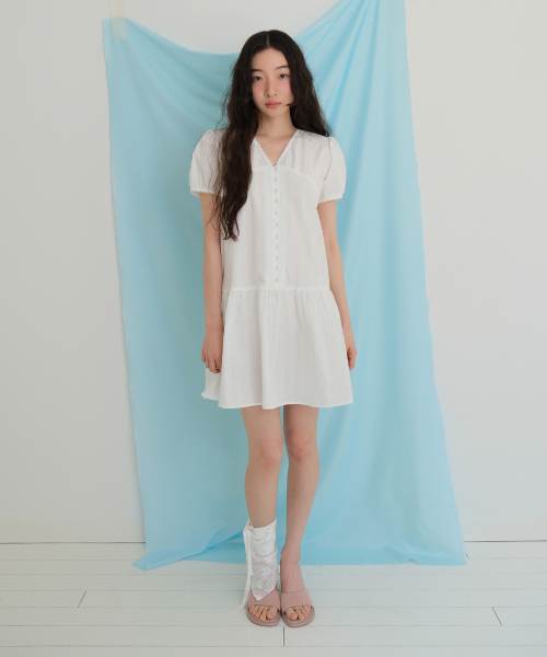 MOUI(モウイ)の「Sophie ops (IVORY)(ワンピース・レディース・その他・FREE)」の2枚目の写真