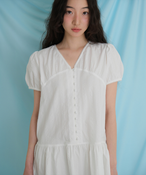 MOUI(モウイ)の「Sophie ops (IVORY)(ワンピース・レディース・その他・FREE)」の4枚目の写真