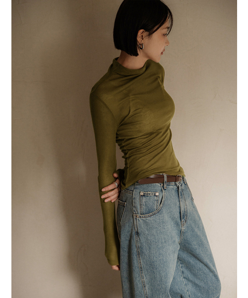 MEMUA(メムア)の「フレンティウールハーフネックティ(オリーブ)(Tシャツ/カットソー・レディース・オリーブ/ライトベージュ/ブラック/グレー・FREE)」の5枚目の写真