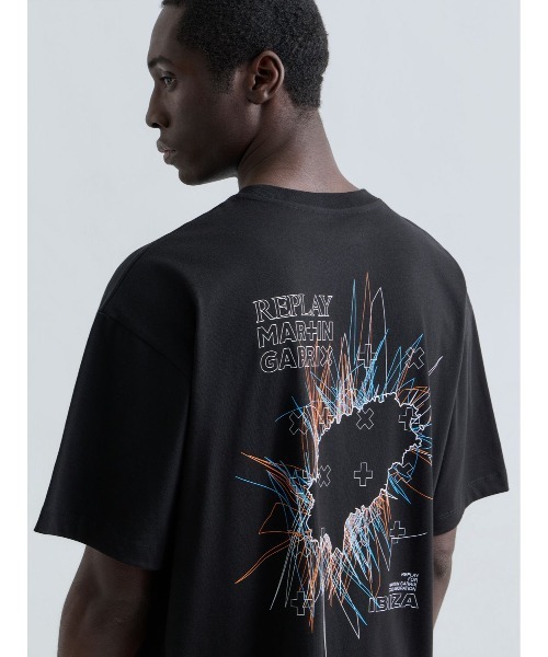 REPLAY(リプレイ)の「REPLAY × MARTIN GARRIX グラフィックTEE IBIZA ISLAND(Tシャツ/カットソー・メンズ・ホワイト/ブラック・MEDIUM/LARGE)」の2枚目の写真
