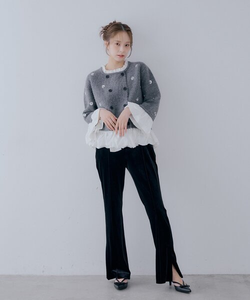 Chico(チコ)の「【SALON by Chico】ベロアセンタープレスセミフレアパンツ(その他パンツ・レディース・ブラック系その他3/ブラック・MEDIUM/SMALL)」の10枚目の写真