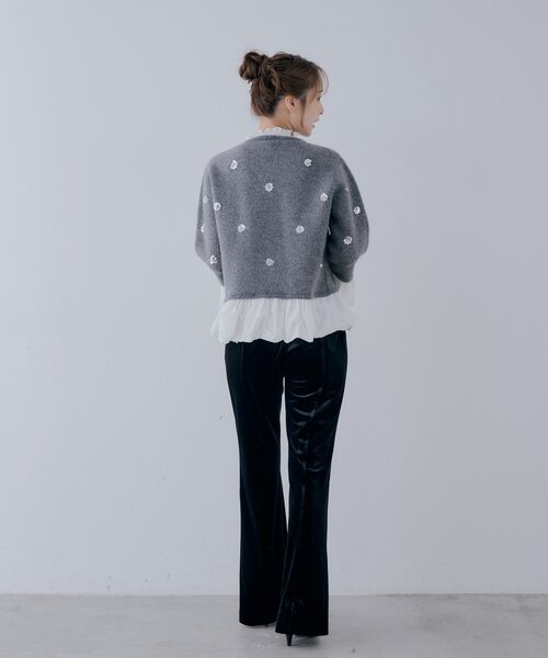 Chico(チコ)の「【SALON by Chico】ベロアセンタープレスセミフレアパンツ(その他パンツ・レディース・ブラック系その他3/ブラック・MEDIUM/SMALL)」の12枚目の写真