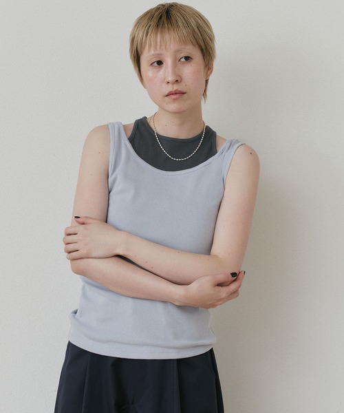 ad thie(アドティエ)の「フェイクレイヤード ホルターネック タンクトップ(タンクトップ・レディース・ブラック/ブラウン/ライトブルー/チャコール・MEDIUM)」の14枚目の写真