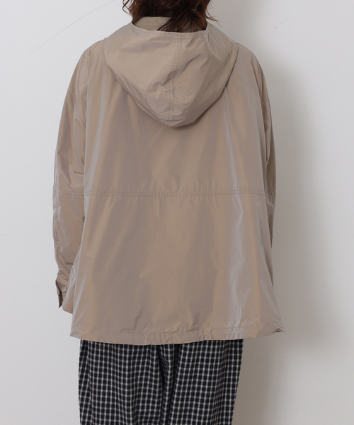 JOURNAL STANDARD LUXE（ジャーナルスタンダード　ラックス）の「メモリータフタ フードプルブルゾン（その他アウター・レディース・ベージュ/カーキ・FREE）」の9枚目の写真