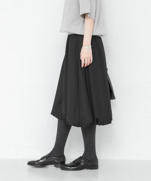 URBAN RESEARCH(アーバンリサーチ)の「『UR TECH SMOOTHLUXE』ウール混バルーンギャザースカート(スカート・レディース・ブラック/チャコールグレー・FREE)」の2枚目の写真