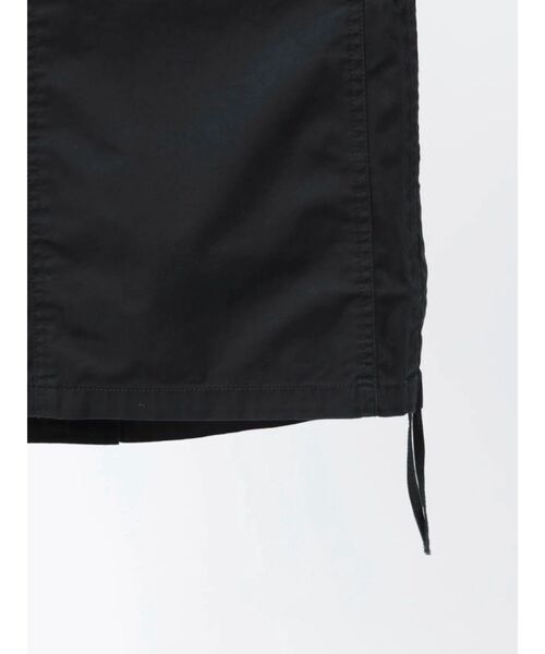 Now me. by NYLON JAPAN（ナウミーバイナイロンジャパン）の「【adidas】PARACHUTE SKIRT（スカート・レディース・ブラック/カーキ・MEDIUM）」の8枚目の写真