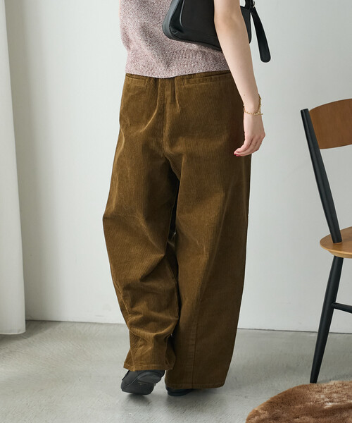 FREAK'S STORE(フリークスストア)の「コーデュロイバルーンパンツ(その他パンツ・レディース・ネイビー/ワイン/ベージュ/オフホワイト・MEDIUM/SMALL)」の22枚目の写真