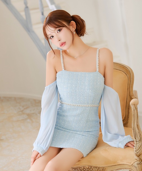 DAZZY(デイジー)の「スパンコールツイードオフショルウエストビジューキャバドレス(ドレス・レディース・ライトブルー・L/S/M)」の1枚目の写真
