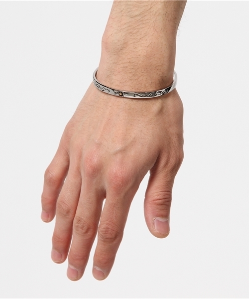 Vaya Con Dios（ヴァヤコンディオス）の「【VayaConDios/ヴァヤコンディオス】ステンレス製スリムネイティブバングル（バングル/リストバンド・メンズ・シルバー/ブラック/アンティークシルバー・FREE）」の6枚目の写真